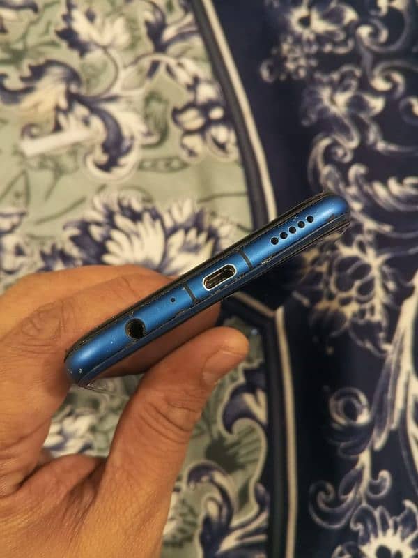 honor 8x 4+128 dual Sim 10