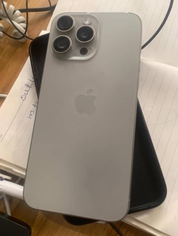 iPhone 15 pro max 256 GB JV esim LLA 1