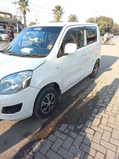 Suzuki Wagon R 2017. . . 03006638913