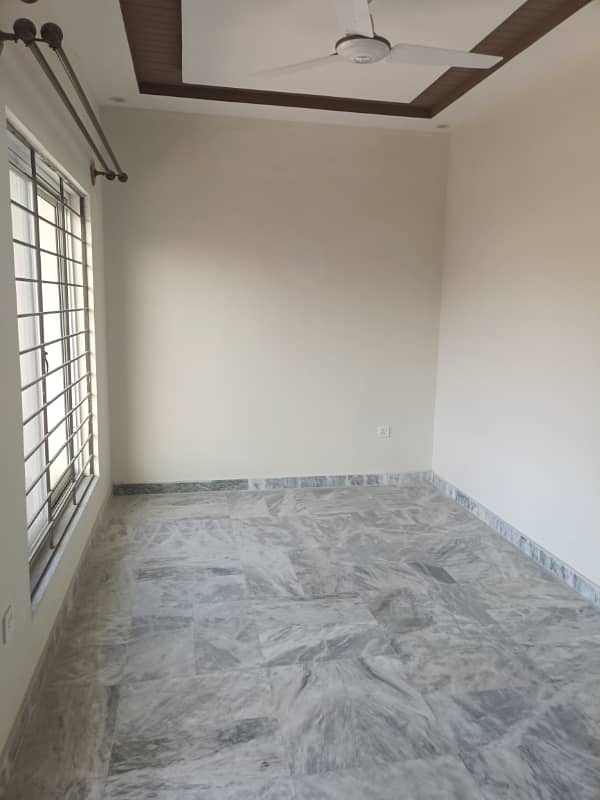 D12 Open basement of rent beautiful house 8