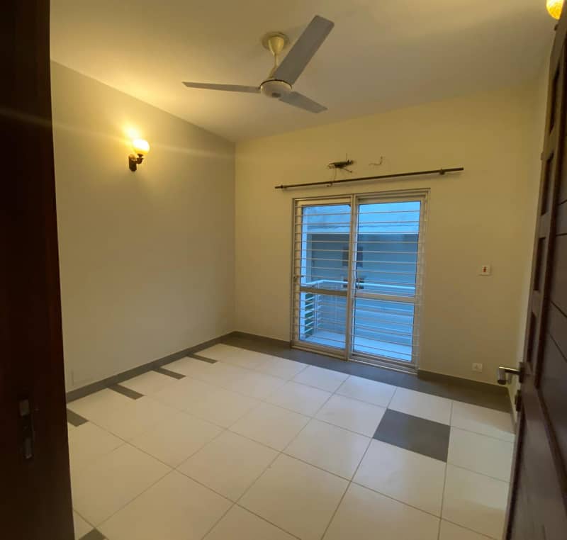 D12 Open basement of rent beautiful house 15