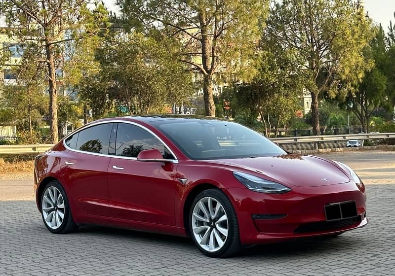 Tesla Model-3 3