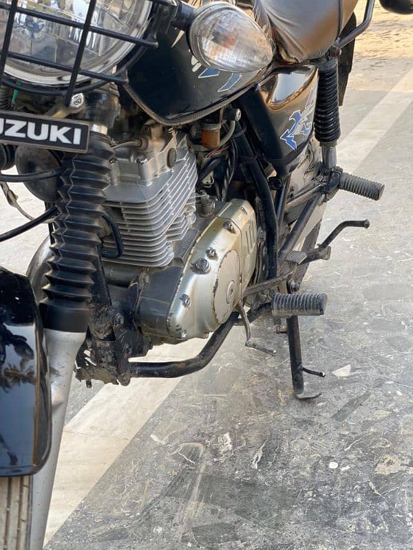 Suzuki GS 150 7