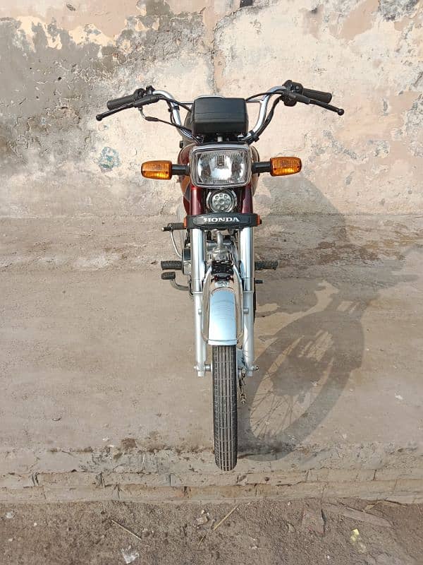 Honda CD 70 2025 4