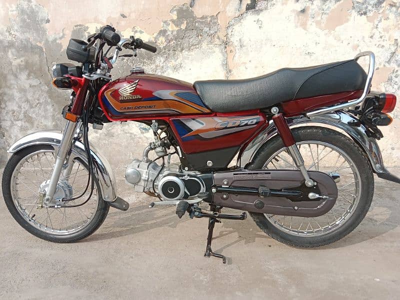 Honda CD 70 2025 6