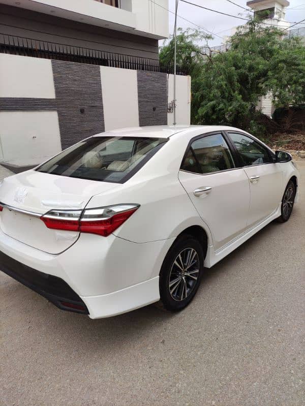 Toyota Corolla Altis X Grande 2021 4