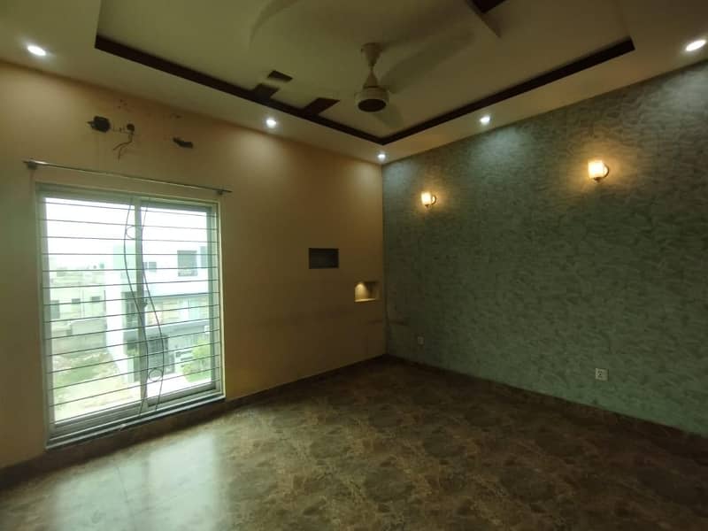 5 Marla Beautiful House With Gas Available For Rent In Lake City Sector M-7C 10