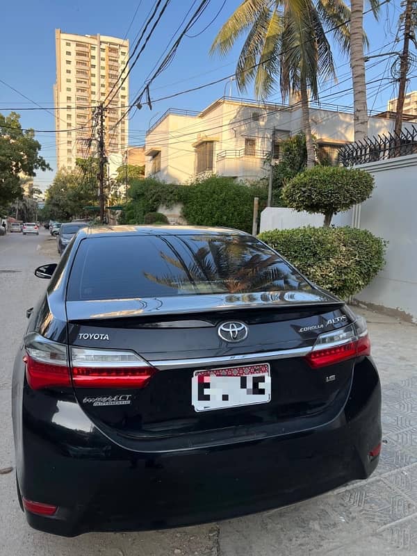 Toyota Corolla Altis 2017 4