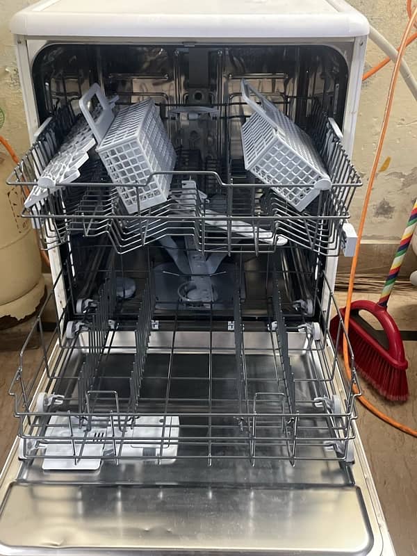 Whirlpool Dishwasher 3