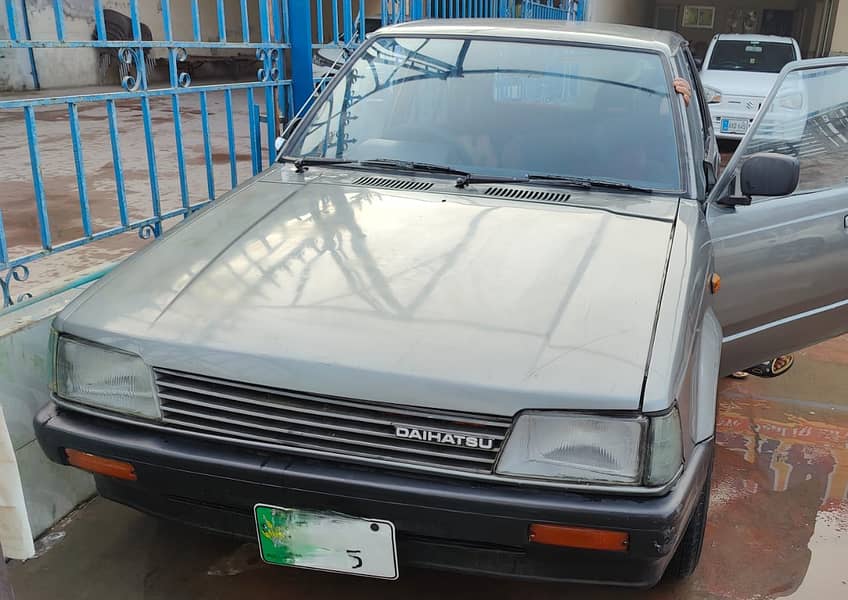 Daihatsu Charade 1985 0