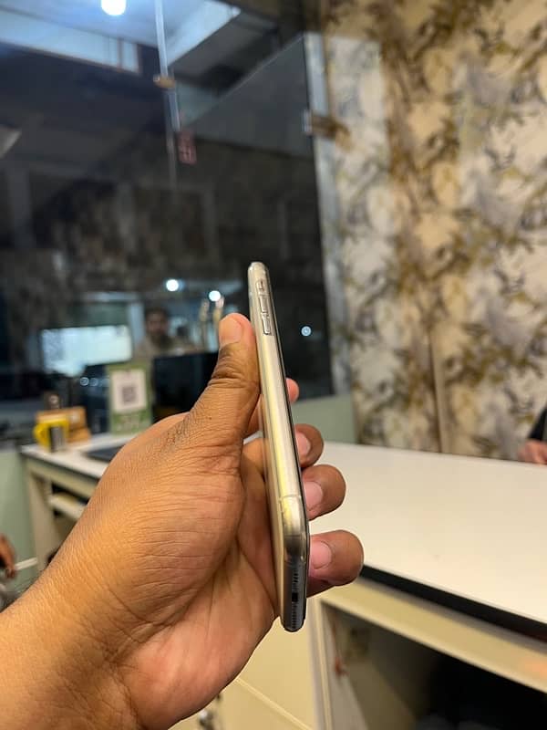 Iphone 11 pro 64gb 3