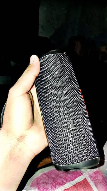 JBL Flip 6  Water proof Speaker 2