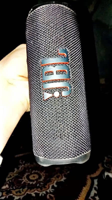 JBL Flip 6  Water proof Speaker 3