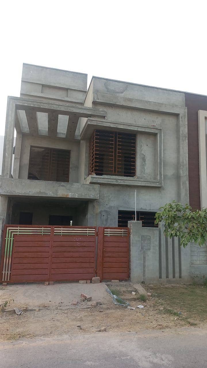 5 Marla Grey Structure House For Sale Totally Developed And First Block Phase 2 Bahria Orchard 0