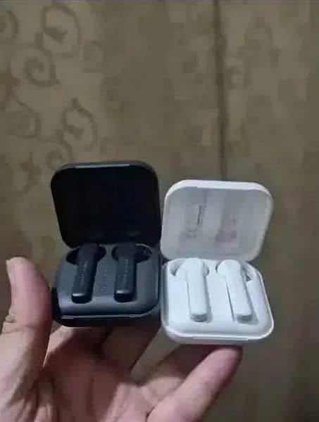 happy plugs air 1 go  per piece 19k 1