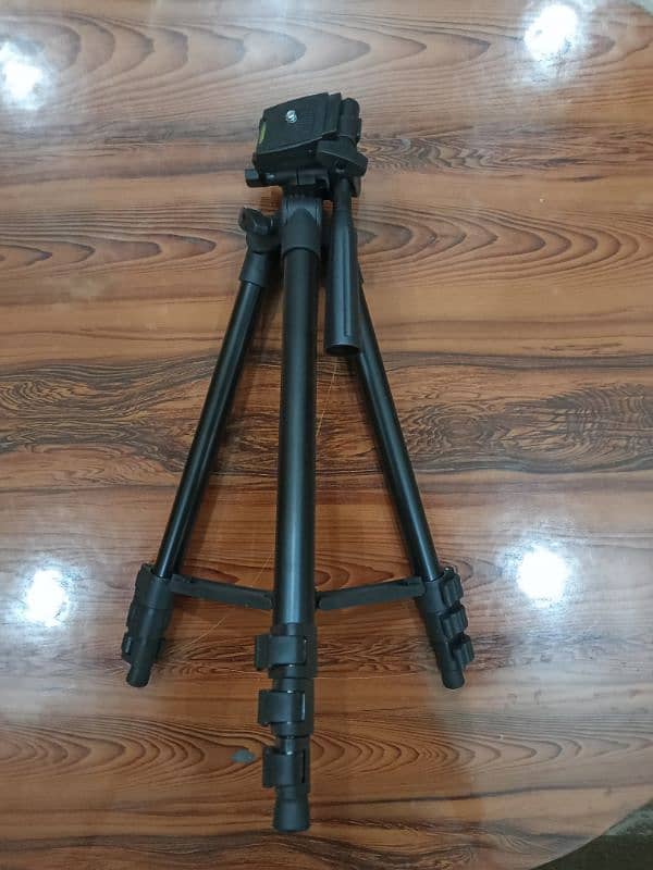 Extendable Tripod Stand 2