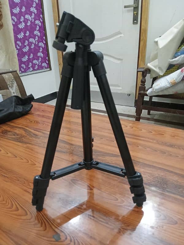 Extendable Tripod Stand 3