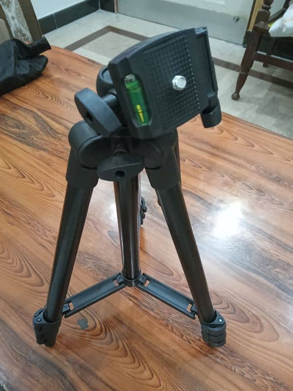 Extendable Tripod Stand 4