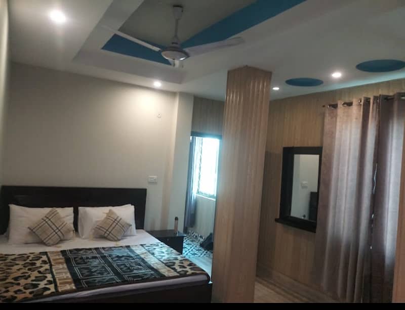 single bed room 2500 & double bed 3500 &weekly room available 1