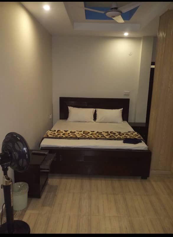 single bed room 2500 & double bed 3500 &weekly room available 3