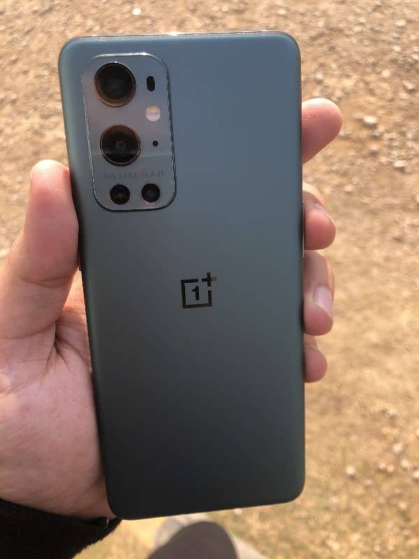 OnePlus 9 Pro / 12-256gb (With Charger) 1