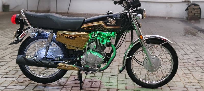 Honda CG 125S Gold Edition 7