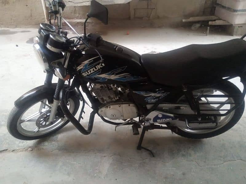 Suzuki Gs 150 SE model 2021 4