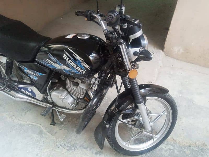 Suzuki Gs 150 SE model 2021 5