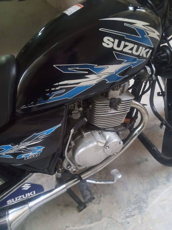 Suzuki Gs 150 SE model 2021 9