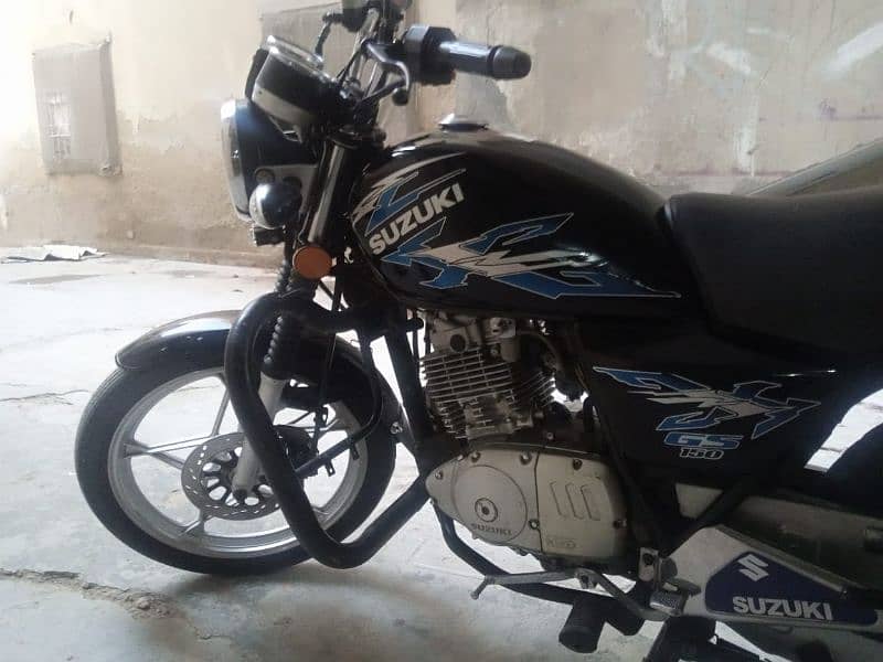 Suzuki Gs 150 SE model 2021 15