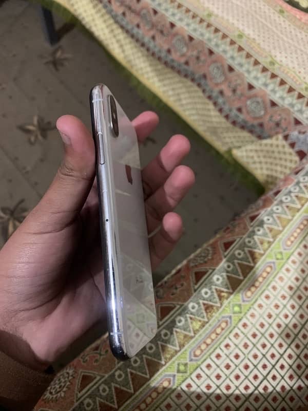 Iphone Xs  condition 10/9.5 1