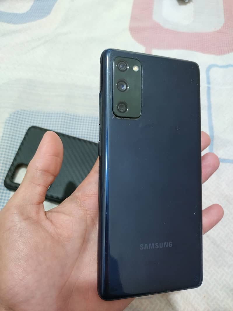 Samsung Galaxy S20fe (5G variant) 1