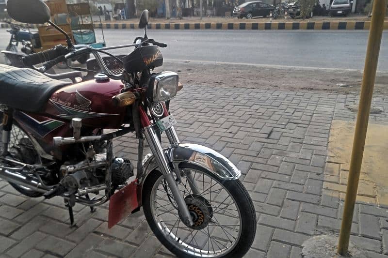 Honda CD 70cc 4