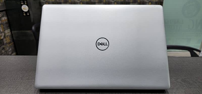 Dell inspiron 15 5000 series 5570 Core i7 8th Generation 4gb card 11