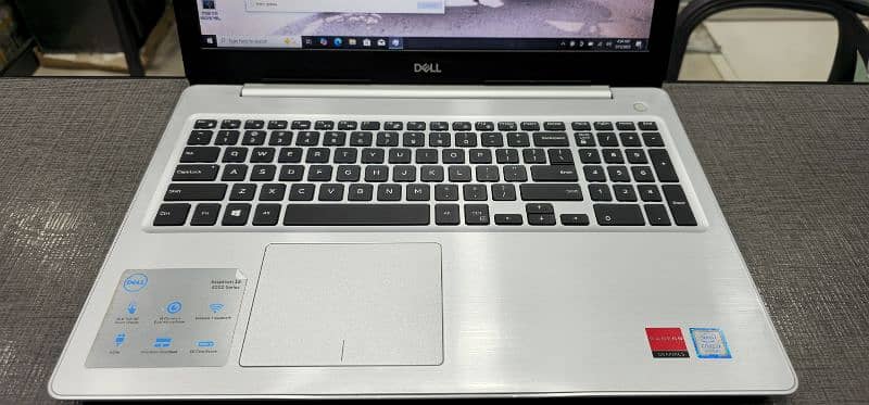 Dell inspiron 15 5000 series 5570 Core i7 8th Generation 4gb card 17