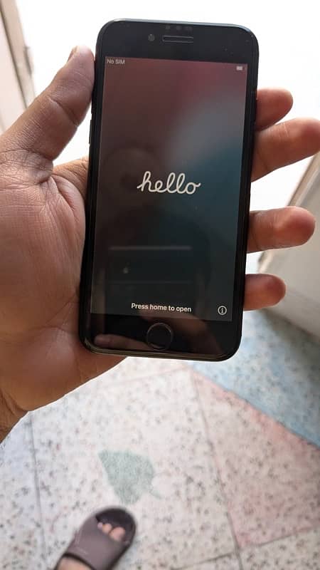 I Phone SE 2020 (second generation) for sale 5