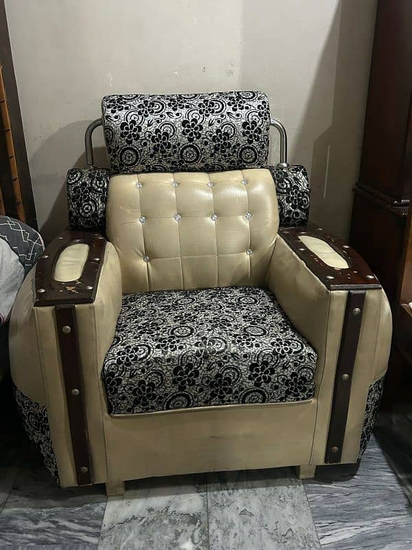 skin and white good quality wood sofa set 3