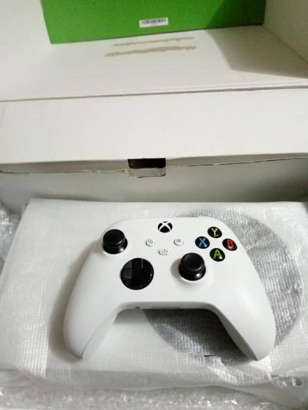 Xbox Series S with Turtle beach controller 2