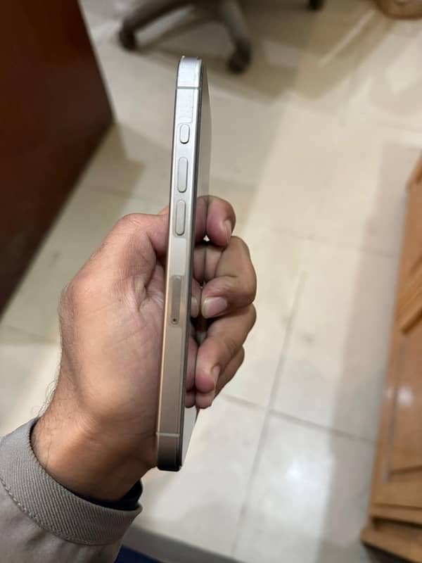 I phone 15 pro Pta Approved 6