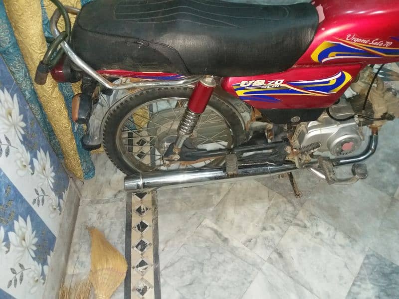 United 70cc bike engen 100% condition 10 by 10 body condition 9 by 10 7