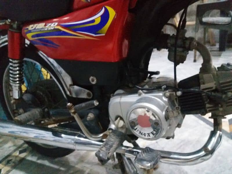 United 70cc bike engen 100% condition 10 by 10 body condition 9 by 10 10