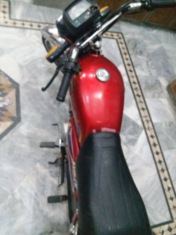 United 70cc bike engen 100% condition 10 by 10 body condition 9 by 10 11