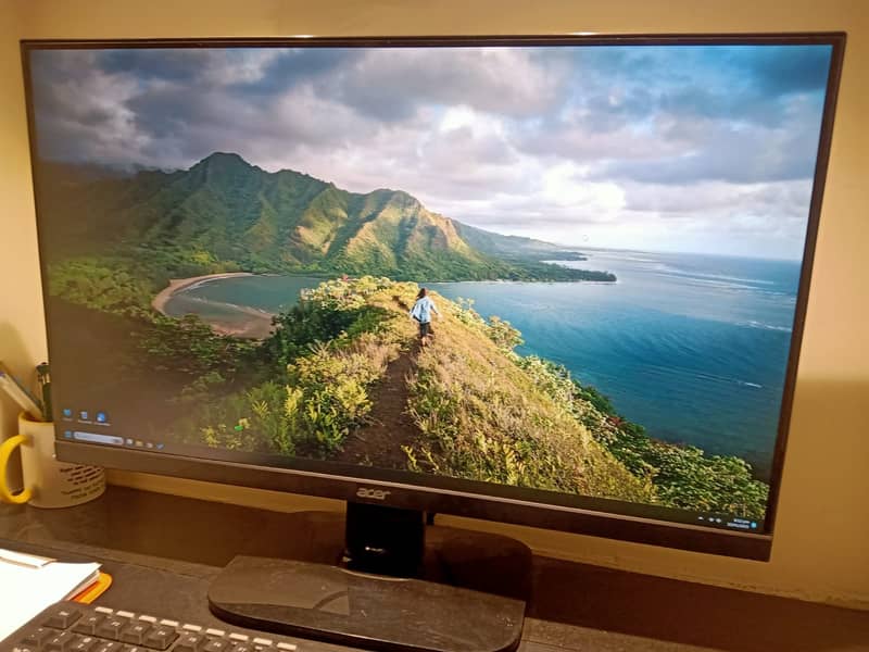 Acer 27 Inch Borderless LED Monitor 1