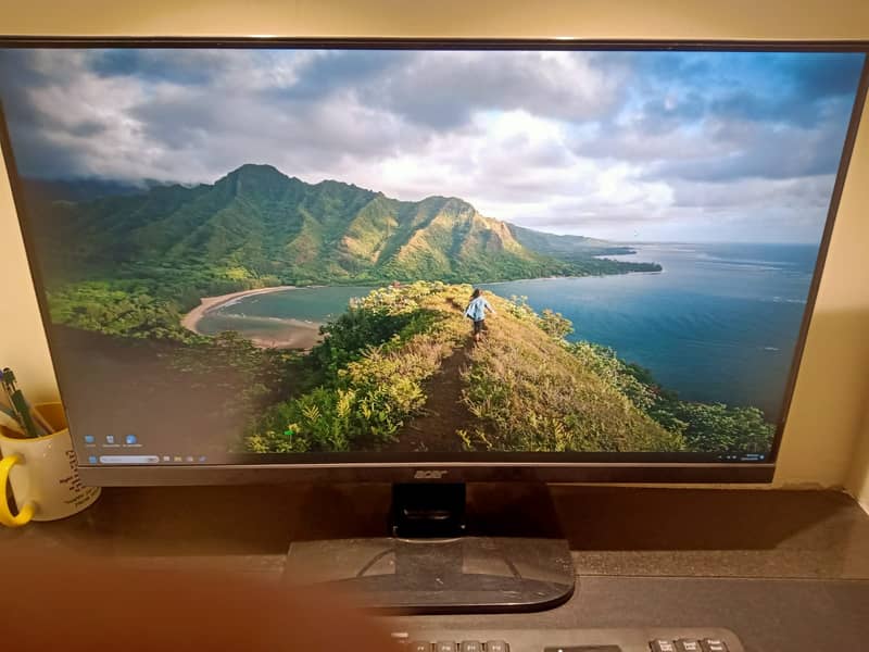 Acer 27 Inch Borderless LED Monitor 2