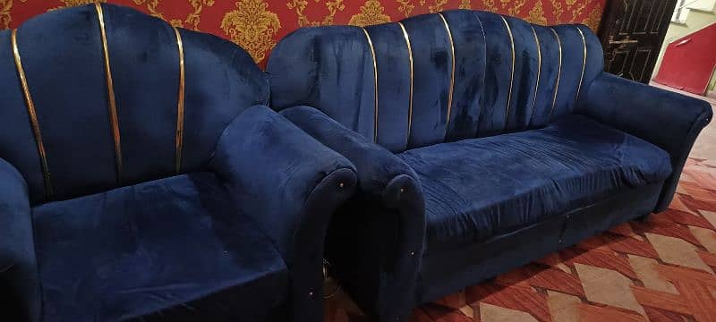 jumbo size 7 siter sofa better condition 4