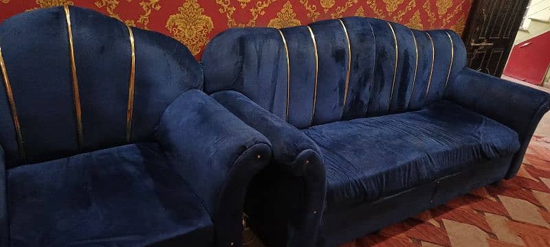 jumbo size 7 siter sofa better condition 7