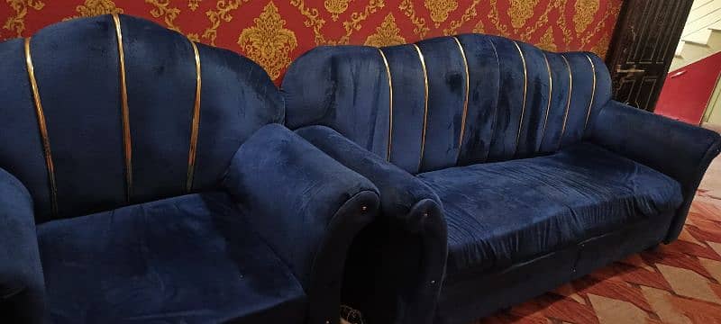 jumbo size 7 siter sofa better condition 10