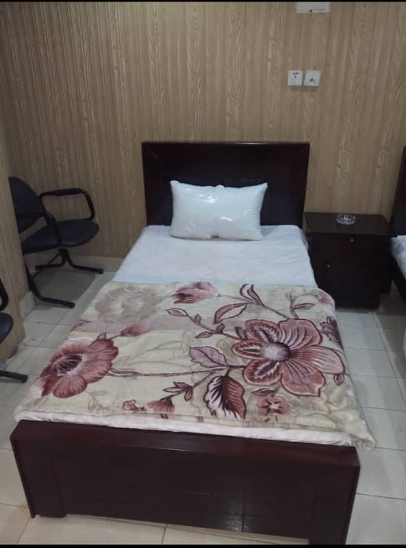 single bed room 2500 & double bed 3500 &weekly room available 8