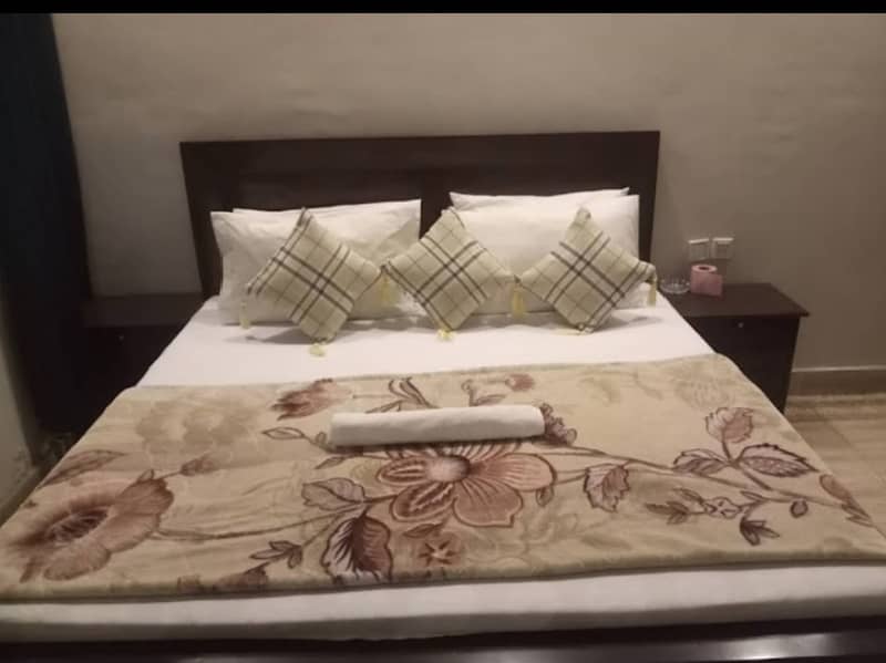 single bed room 2500 & double bed 3500 &weekly room available 9