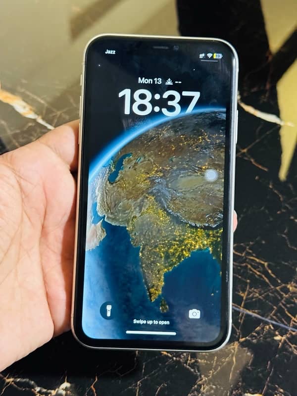 iPhone 11 128GB Physical Dual Sim PTA Approved 5